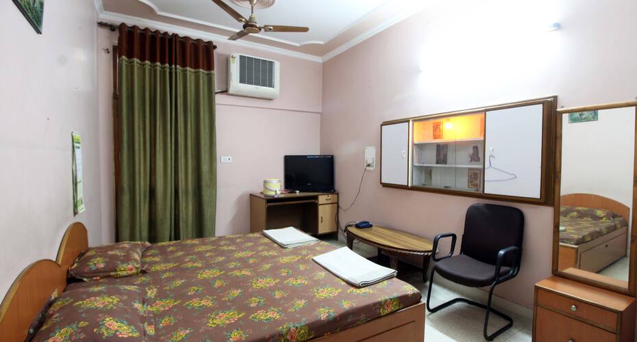 TG Stays Prashant Vihar, New Delhi 4